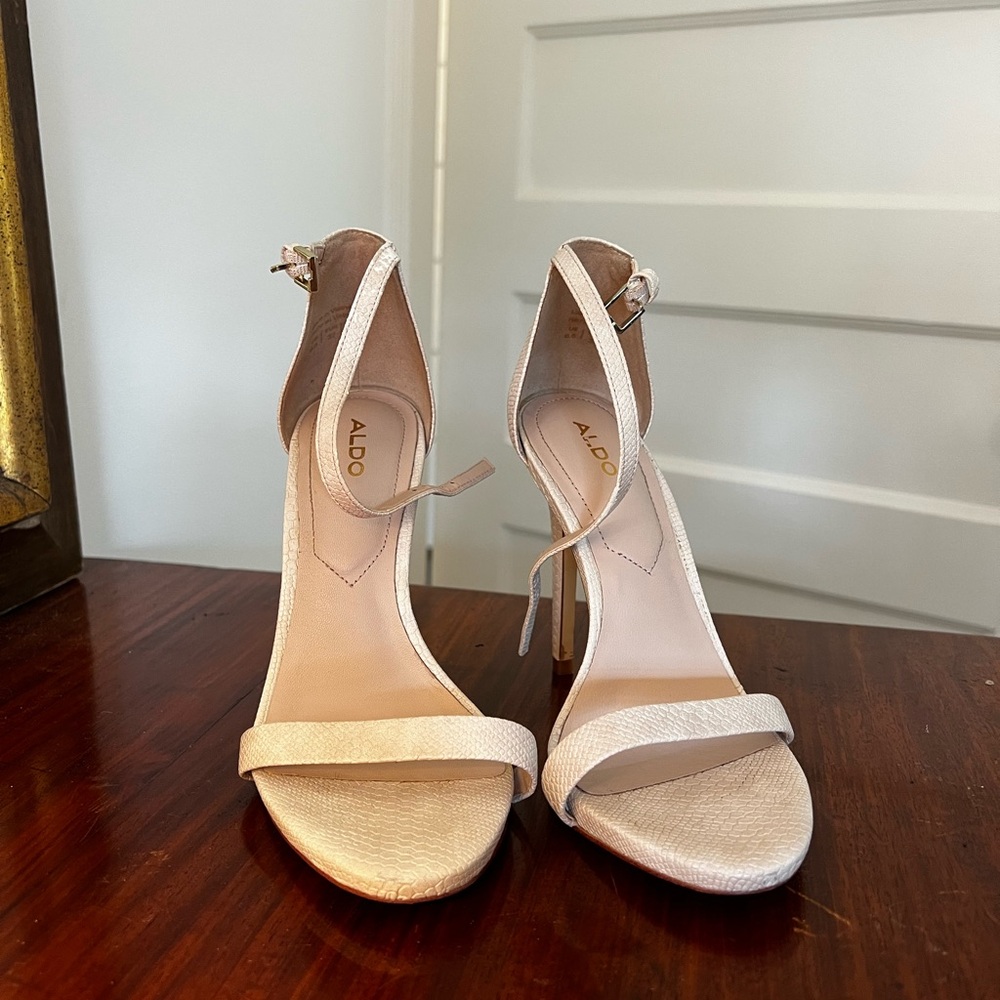 Aldo 6.5 stilettos tan croc effect